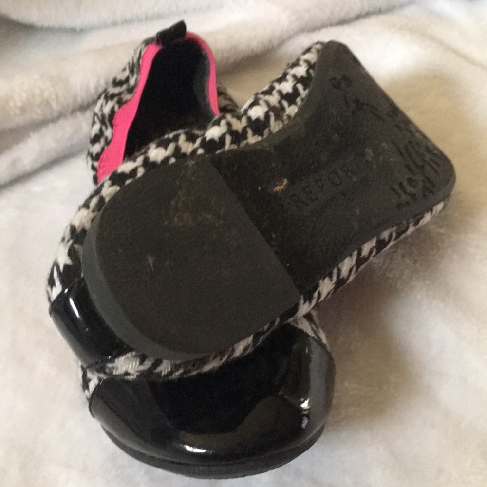 Shoes - Picture 3 of 4
